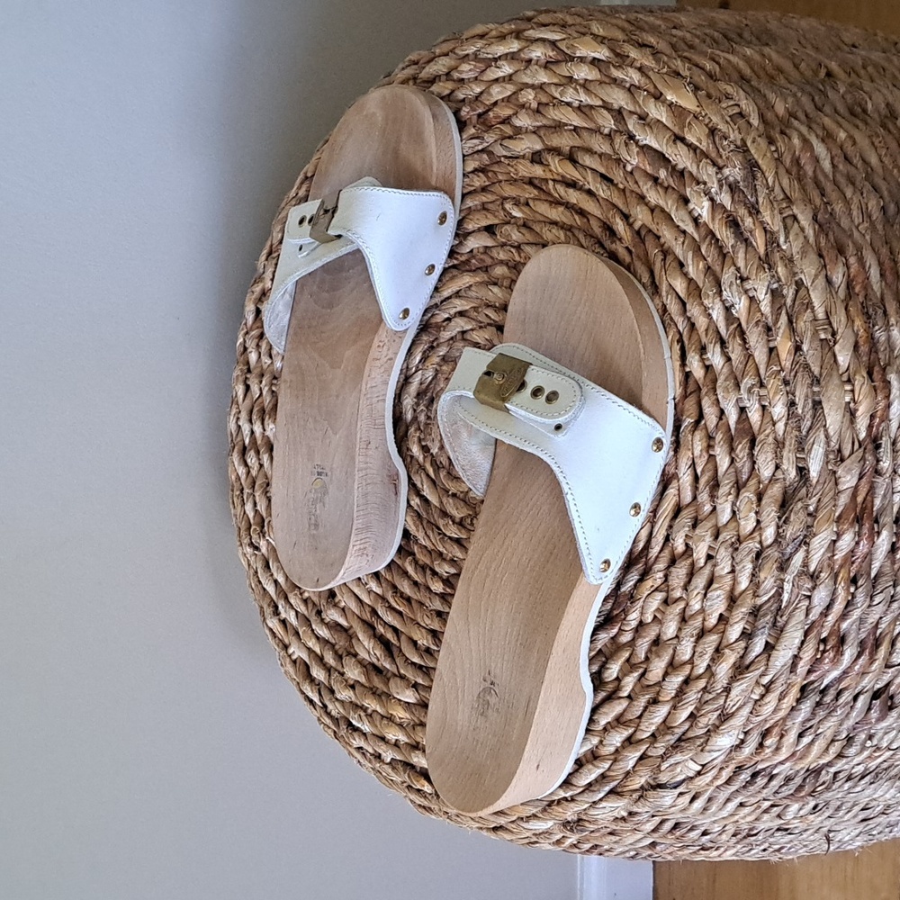 Dr. Scholl's Womens Original Collection White Leather Strap Wood Clog Sandal 8.5